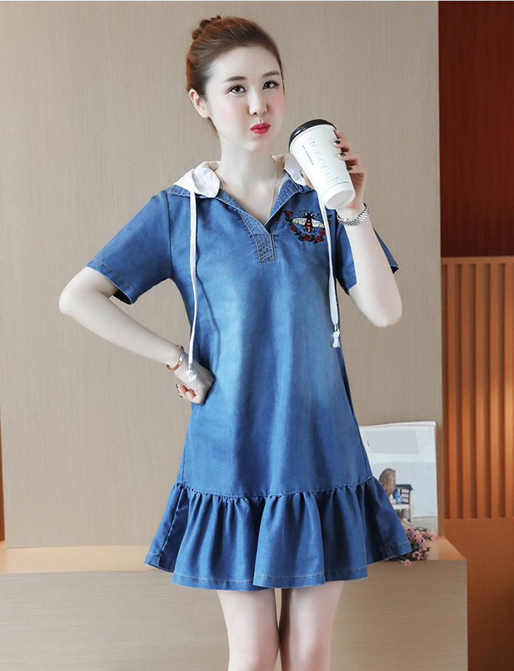 ĐẦM JEAN SUÔNG ĐUÔI CÁ PHỐI CỔ SƠ MI TRẮNG RỜI - NJ2889
